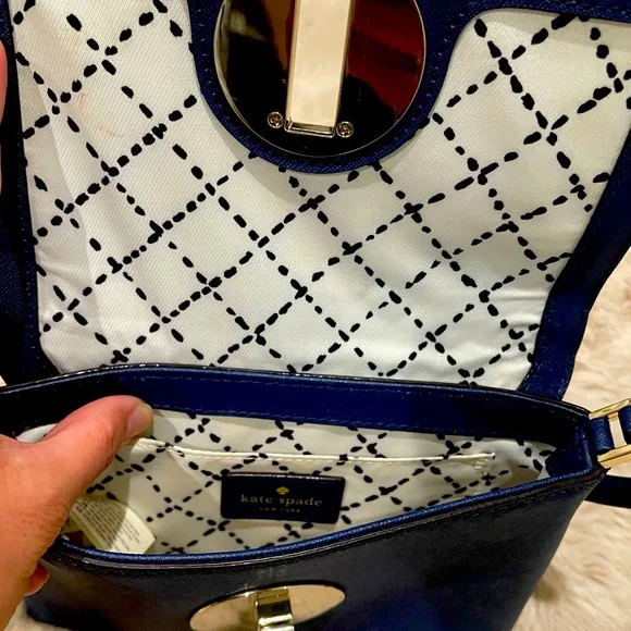 Kate Spade purse, saffiano leather - Picture 4 of 4